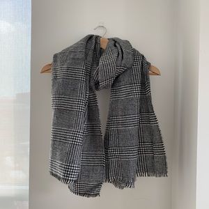 Zara Houndstooth Scarf